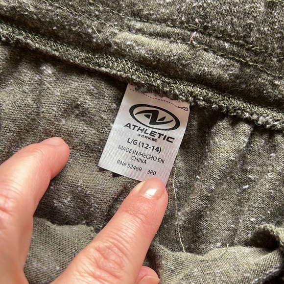 lounge shorts - Picture 3 of 4